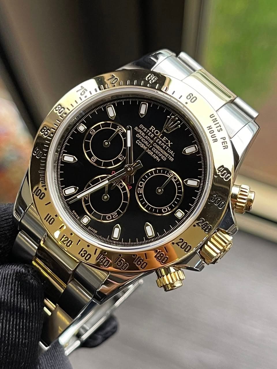 May be an image of wrist watch and text that says 'जी か 6 ERLA o STERF ROL OYSTER KT COSM CEDNOM MRONOMETE PHROTUA と LEX FERLATIVE UPERER OFFICIAL FICIALI Eρ ERFERPE ERPETUAL…