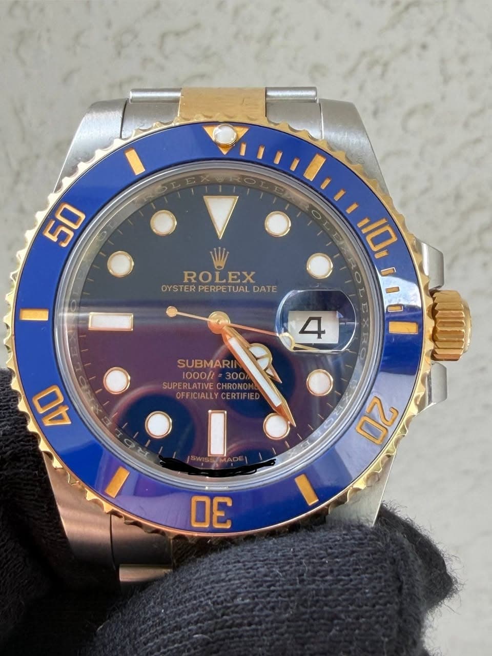 May be an image of wrist watch and text that says '50 ROLEX EX OYSTER PERPETUAL OYSTERPERPETUALDATE DATE 4 4 SUBMARI 1000/1 30 30 SUPERLATIVE SUPERLATIVECHRONOM. HRONO…