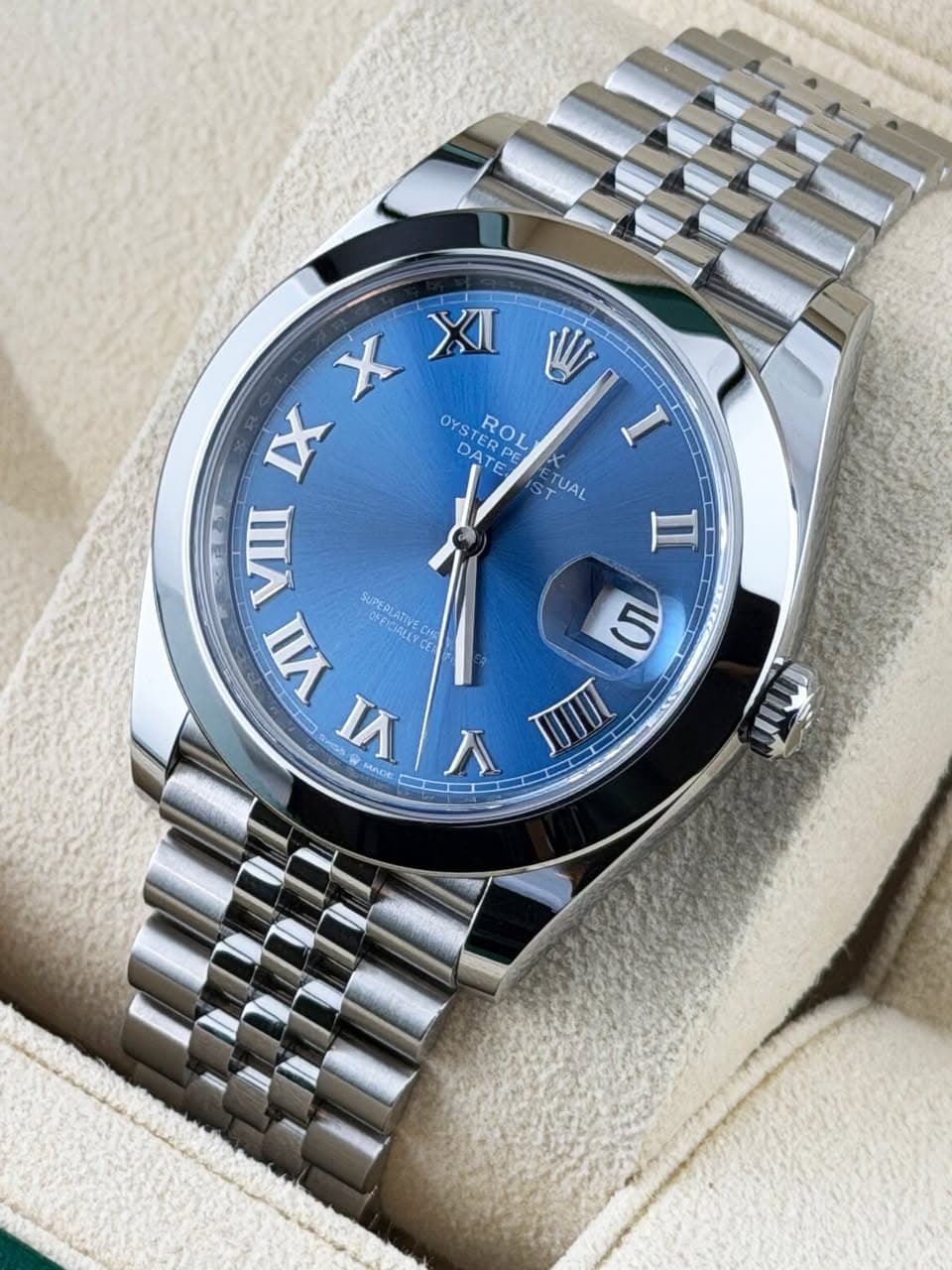 May be an image of wrist watch and text that says 'x XI W IX OY YSTER DA STERPE X ROL DATCC TERPE E I ST TUAL ከለ И N SUPERLATIVE FICIALLYO ICIALES U Sh วันรส Wsa 엄리의: VI MACE AИ C…