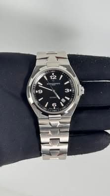 May be an image of wrist watch and text that says '551 1 / 60/ 12 50 WCH ERONCOSSTANTIN TANTIM 10 45 9 C 3 15 AUT AUTOMATI OMAT ሮኖን OV 18 60 0 O0 20 35 6 BA1SS 30 O 25 25'
