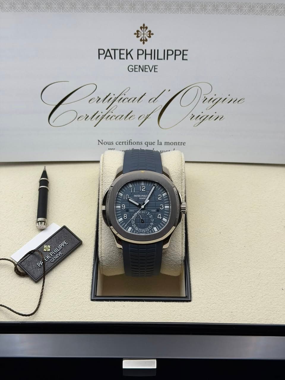 May be an image of wrist watch and text that says 'PATEK PATEKPHILIPPE PHILIPPE GENEVE Cartfu Dertificale Oraenin Prizine rigin Nous certifions que la montre TEP Jles 2 Иr H ĐKPH 2…