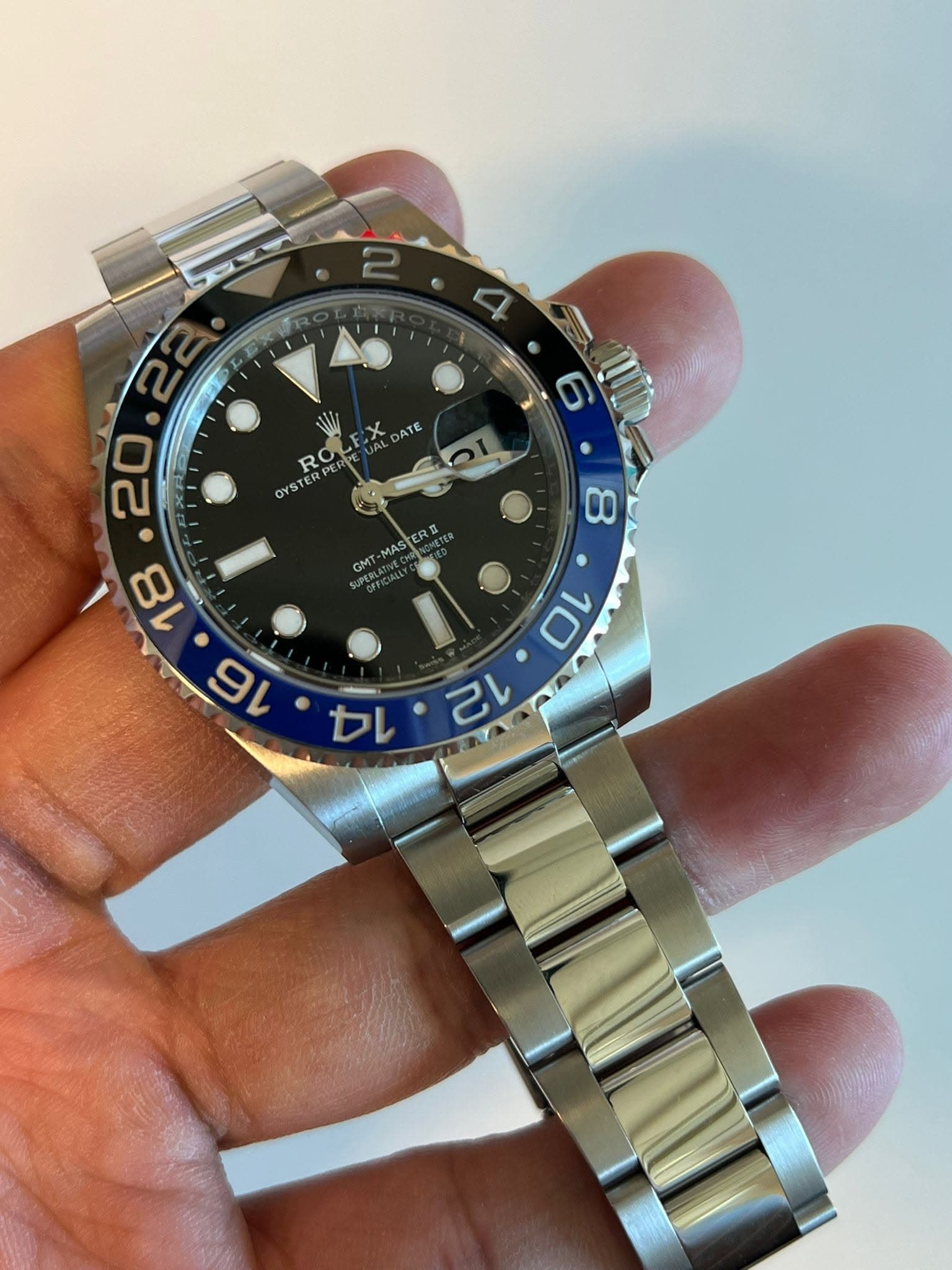 May be an image of wrist watch and text that says '1 20 DATE RO ش UAL F.X UAL OYSTERPE OYST TERPE E 16 18 14 MASTER RI MAS 本O円食TER CMETER GMT SUPERI DEE 8 10 12 ល'