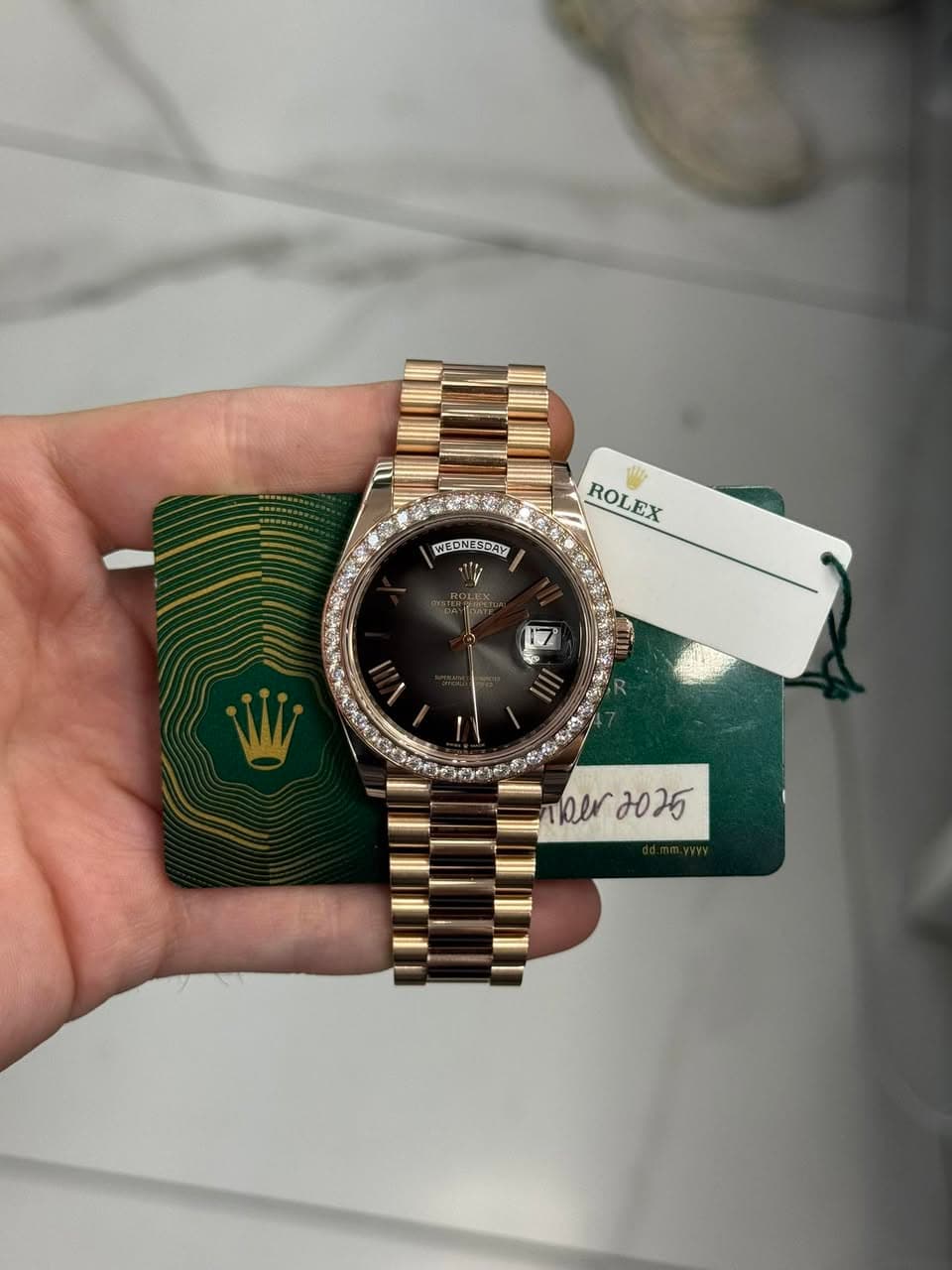 May be an image of wrist watch and text that says 'WEDNESDAY ROLEX ROLEX EX m림 T.025 ber her 2025'