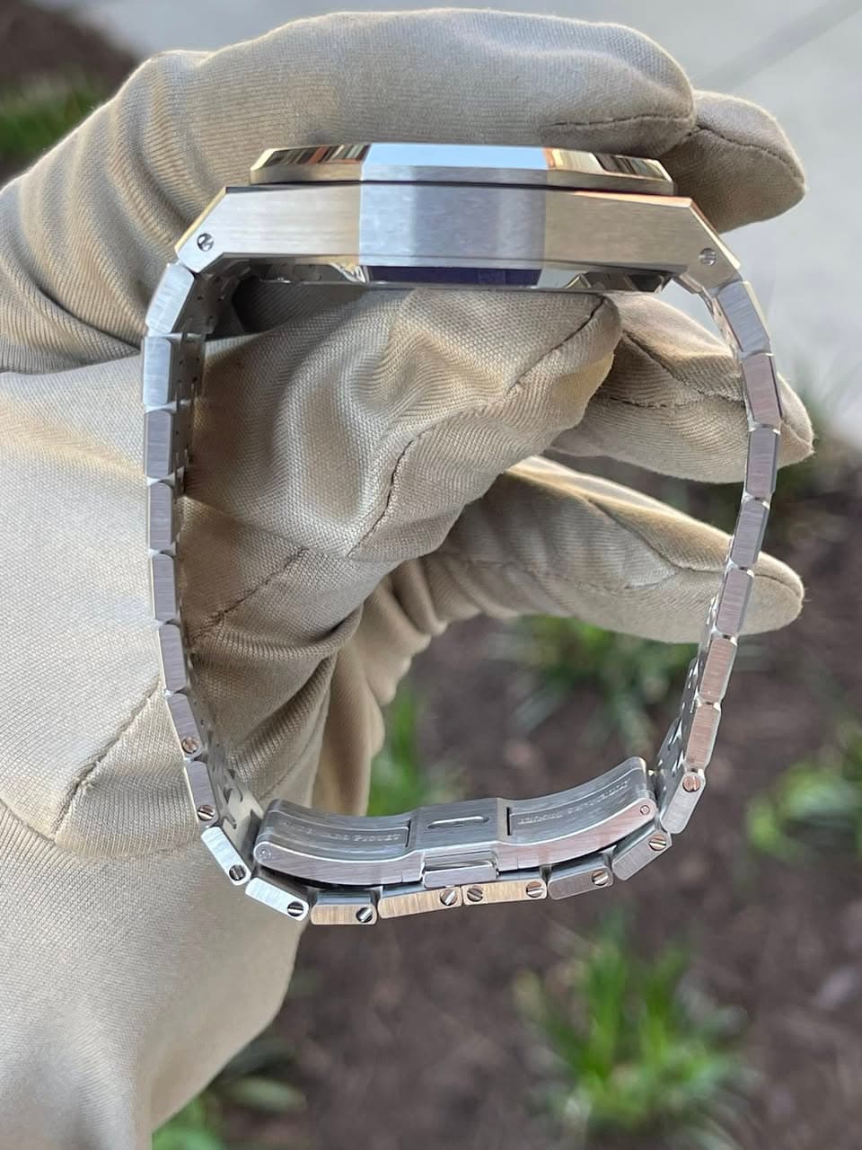 May be an image of digital watch